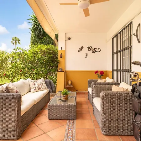 3 Bedroom Gorgeous Home In Estepona Villaralto