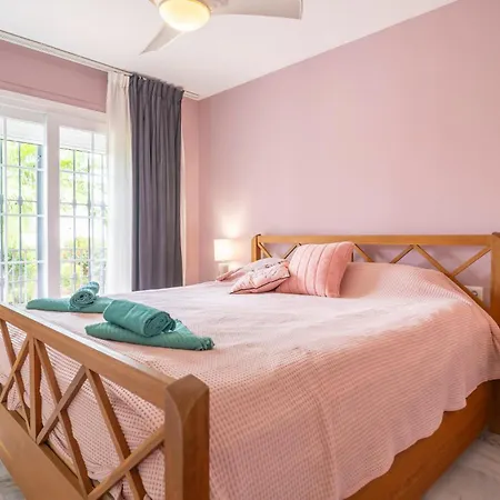Holiday home 3 Bedroom Gorgeous Home In Estepona *