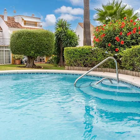 3 Bedroom Gorgeous Home In Estepona Holiday home